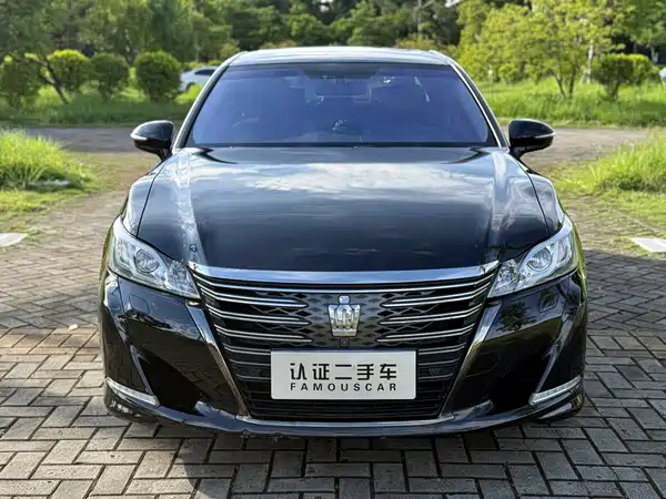 Toyota Crown 2018