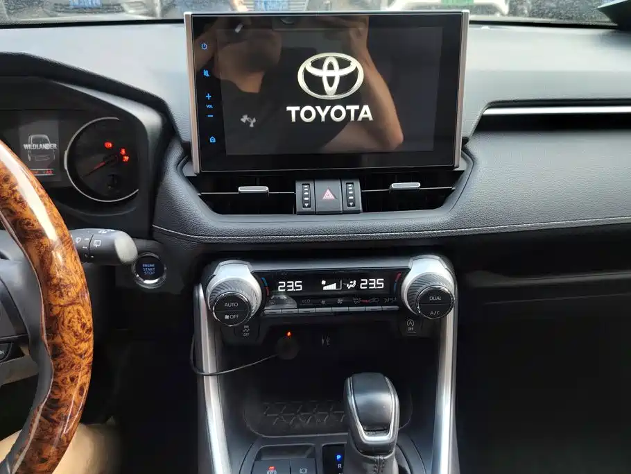 Toyota Wildlander 2022 — фото 13