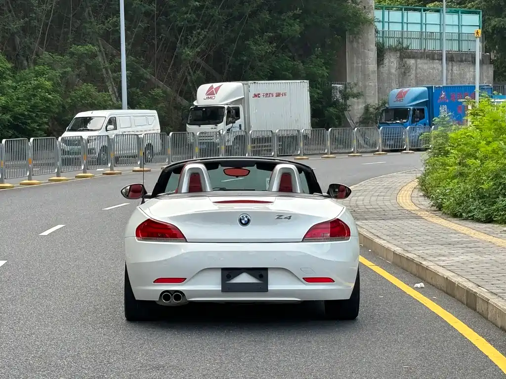 BMW Z4 2013 — фото 16