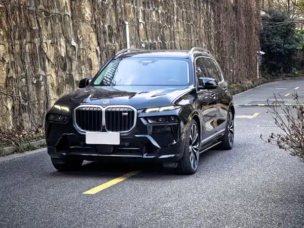 BMW X7 M60i 2023