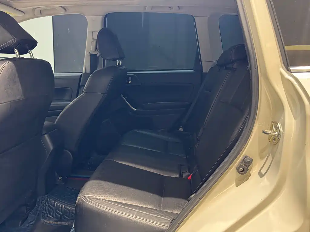 Subaru Forester 2017 — фото 10