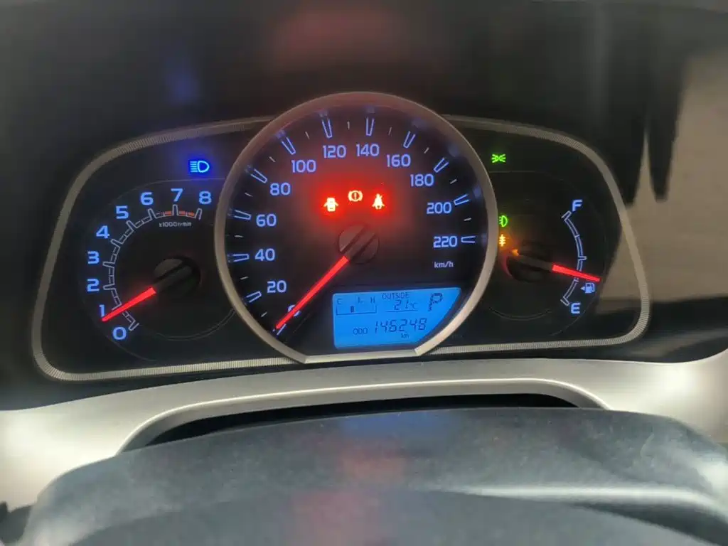 Toyota RAV4 2015 — фото 12