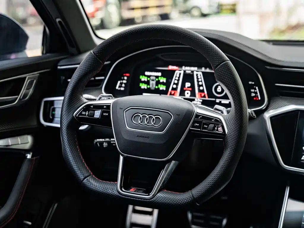 Audi RS 6 2023 — фото 12