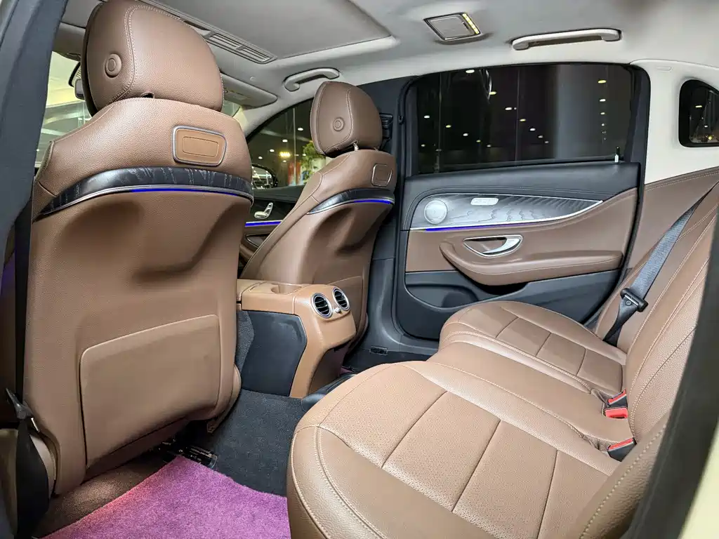 Mercedes-Benz E-Class 2019 — фото 15