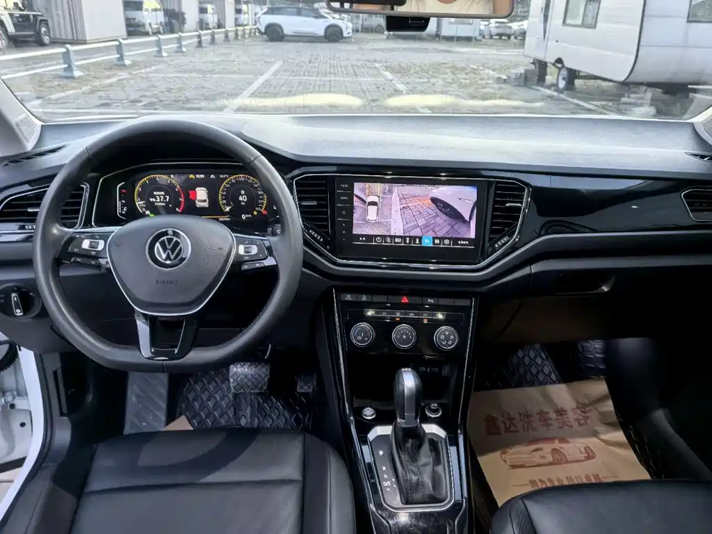 Volkswagen T-Roc 2022 — фото 4