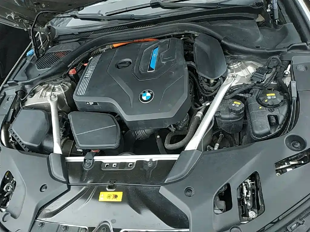 BMW 5 Series New Energy 2021 — фото 20