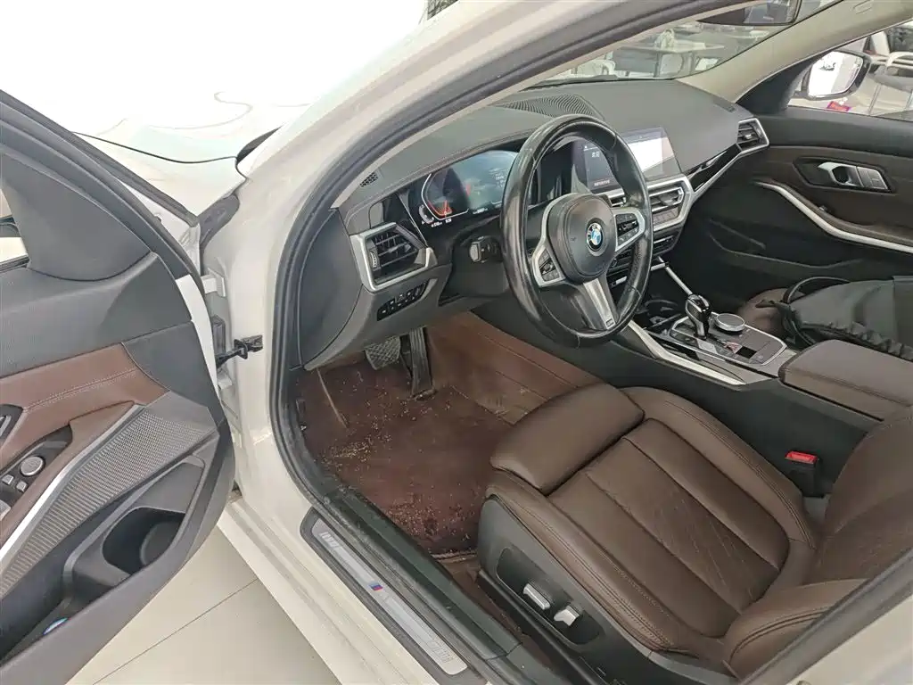 BMW 3 Series 2022 — фото 12