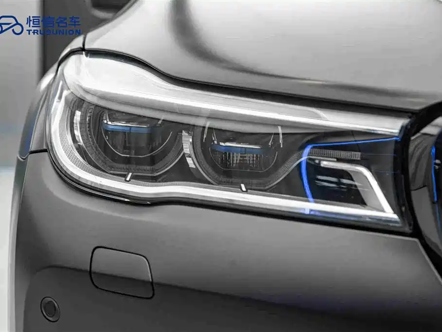 BMW 7 Series 2018 — фото 10