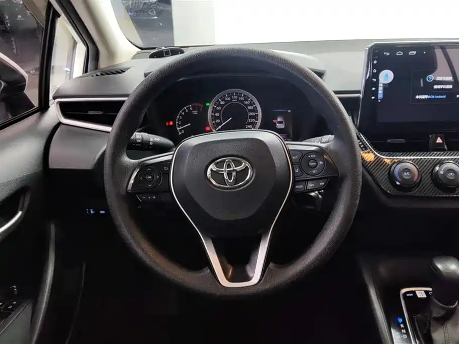 Toyota Corolla 2020 — фото 15