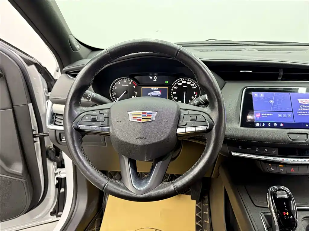 Cadillac XT4 2021 — фото 13