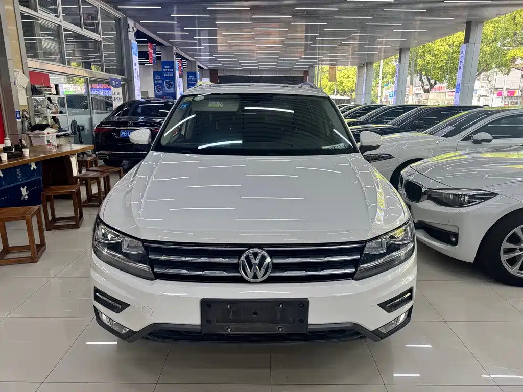 Volkswagen Tiguan L 2018 — фото 2