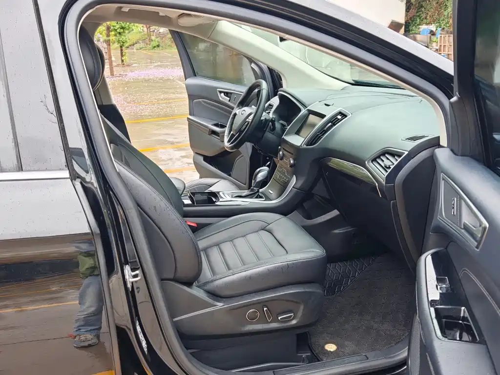 Ford Edge 2015 — фото 15