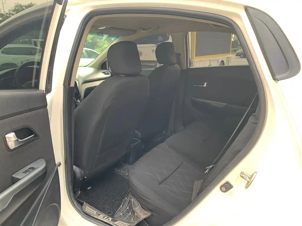 Kia K2 2015
