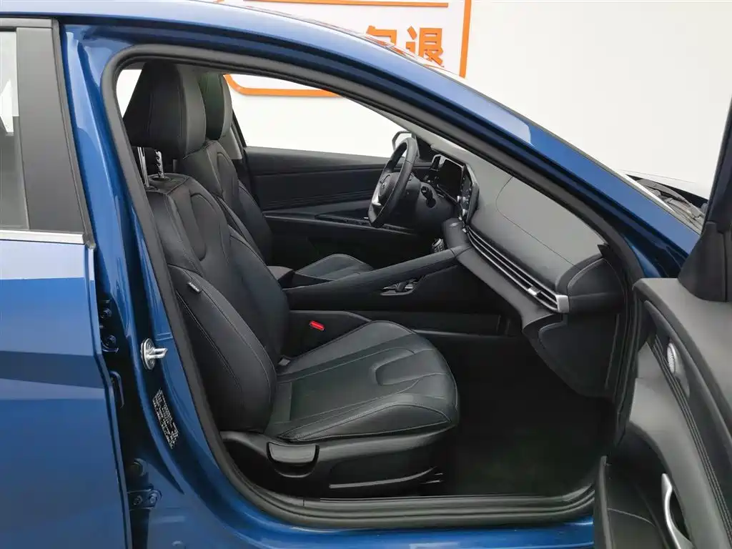 Hyundai Elantra 2023 — фото 23