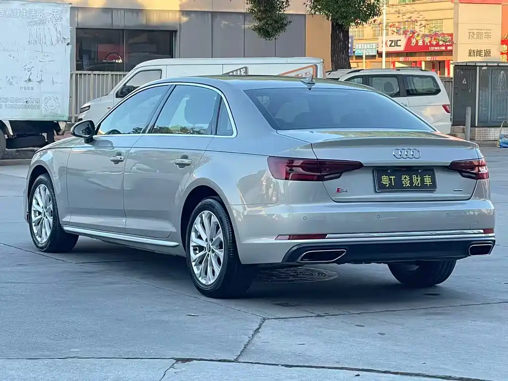 Audi A4L 2020 — фото 8