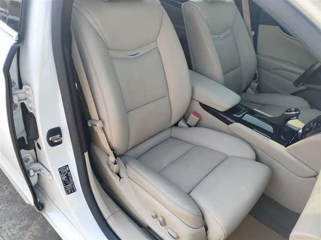 Cadillac XTS 2015 — фото 25