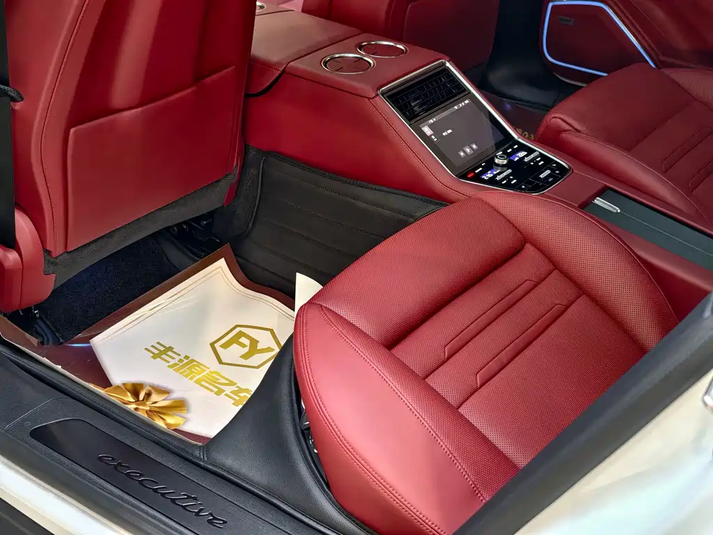 Porsche Panamera 2023 — фото 11