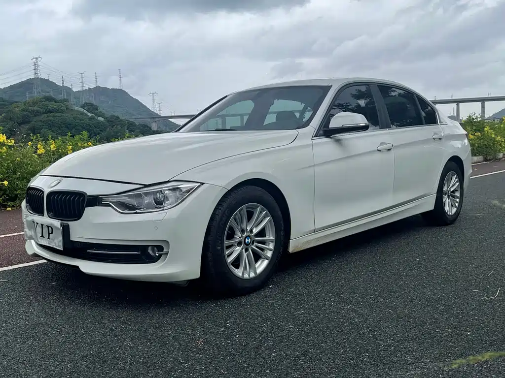 BMW 3 Series 2015 — фото 1