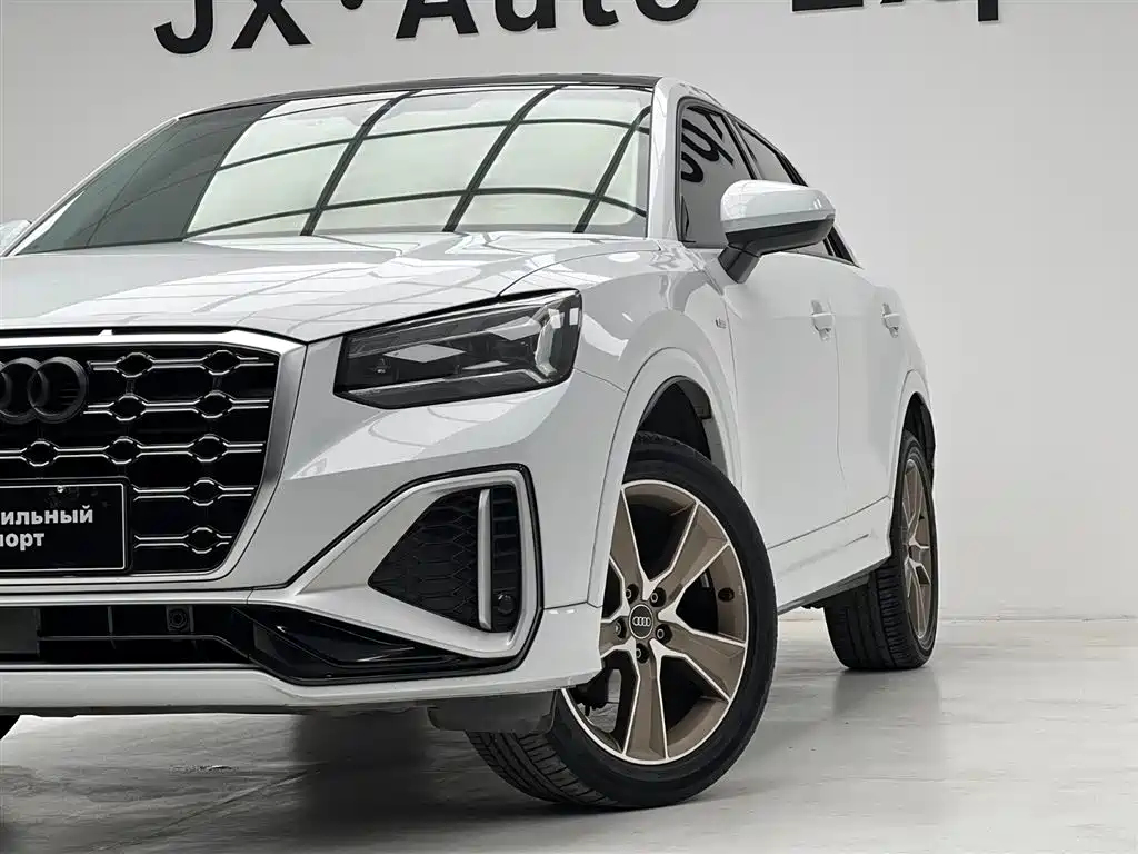 Audi Q2L 2021