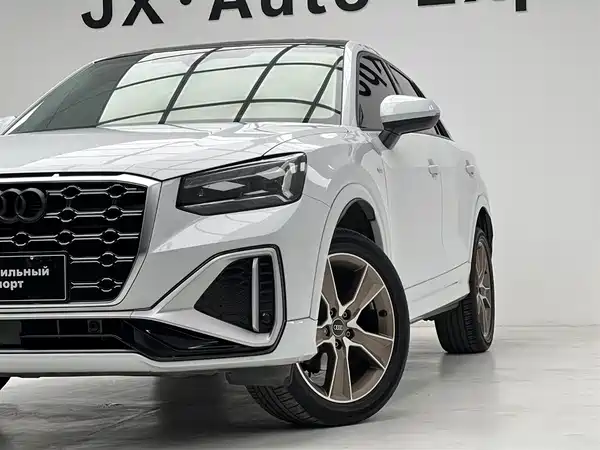 Audi Q2L 2021