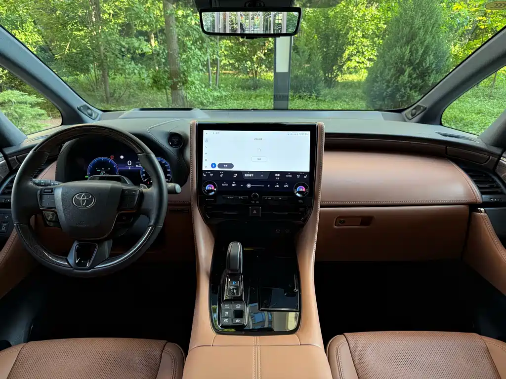 Toyota Alphard 2025 — фото 12