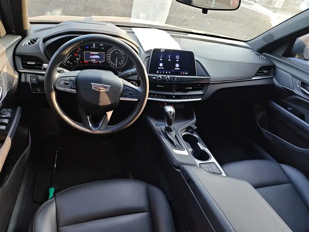 Cadillac CT4 2022 — фото 12