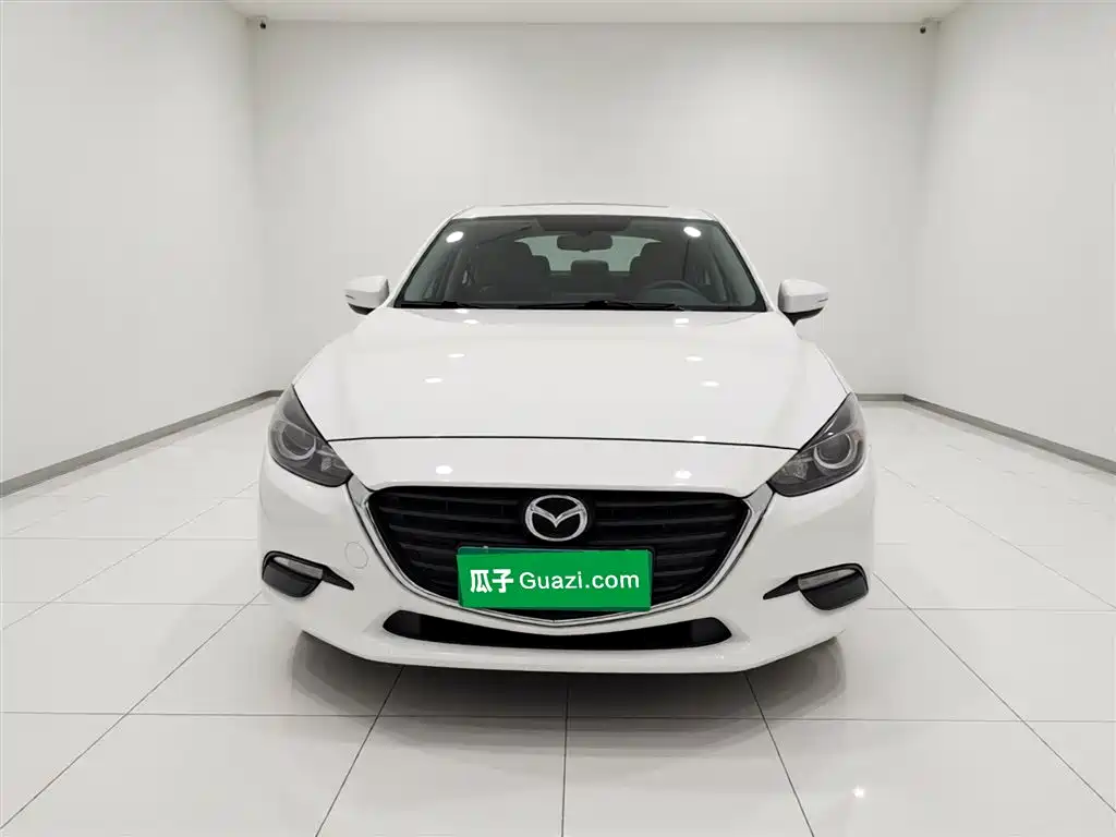 Mazda 3 Axela 2017 — фото 24