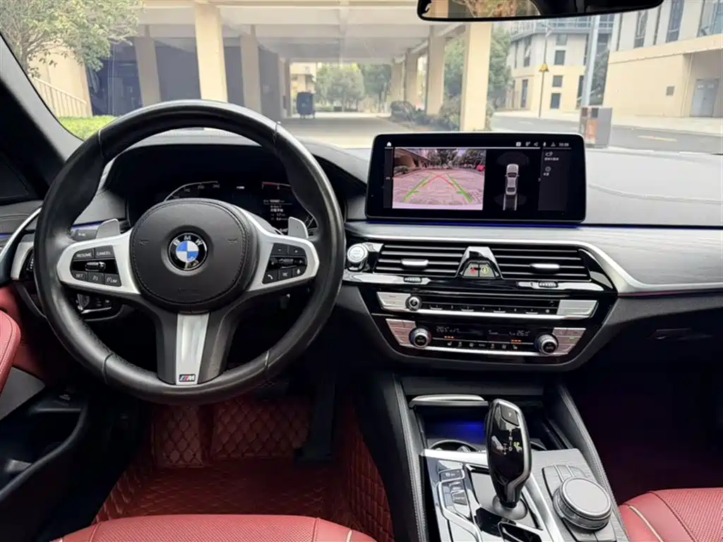 BMW 5 Series 2021 — фото 19