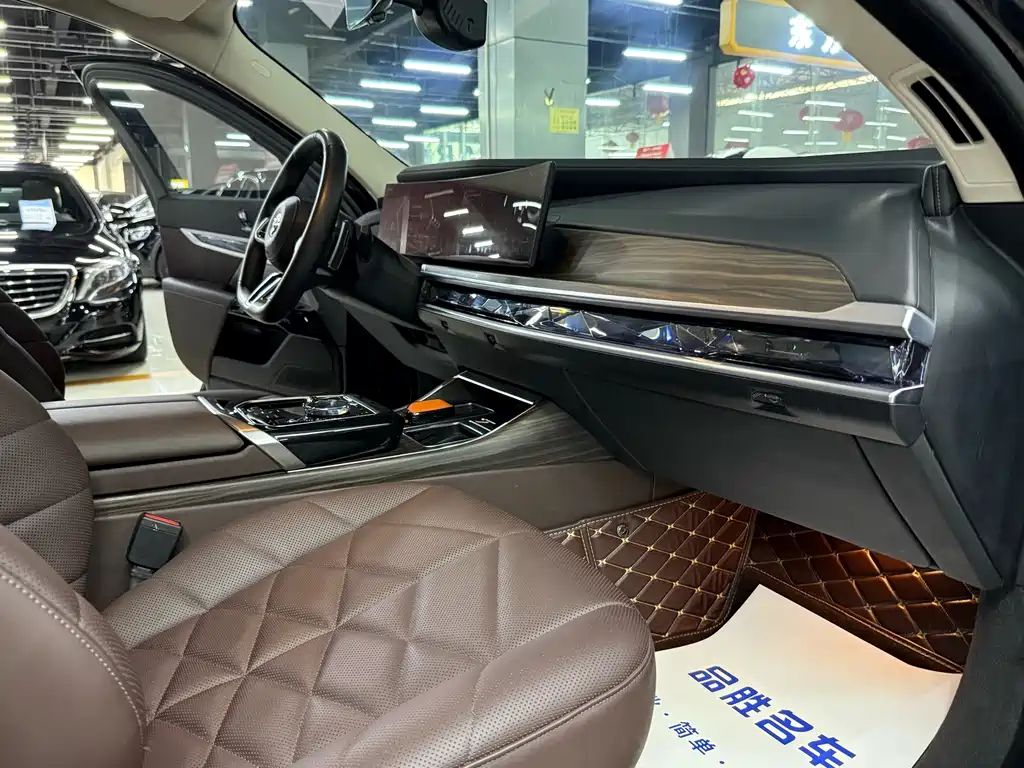 BMW 7 Series 2024 — фото 13