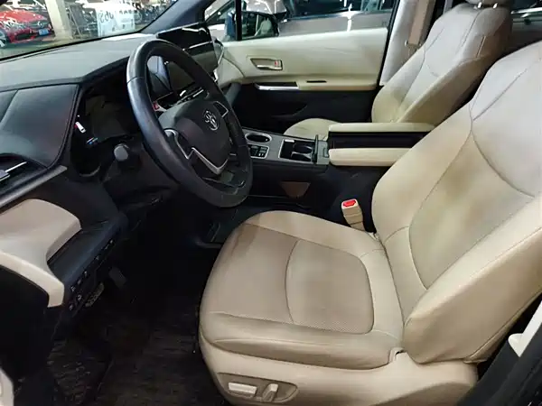 Toyota Granvia 2023