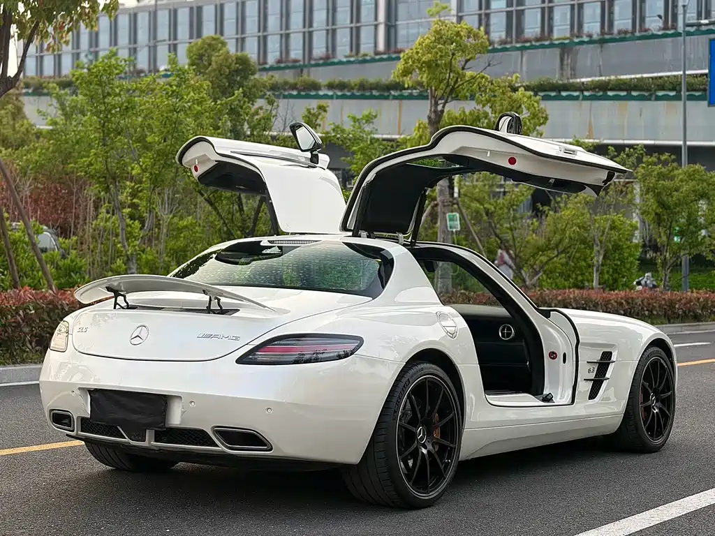 Mercedes-Benz SLS AMG 2019 — фото 6
