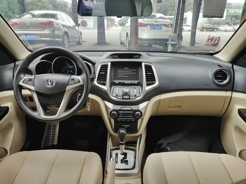 Changan Eado 2016 — фото 10