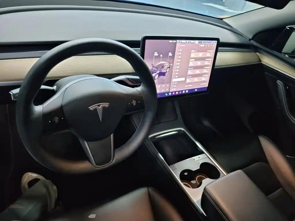 Tesla Model Y 2022 — фото 10