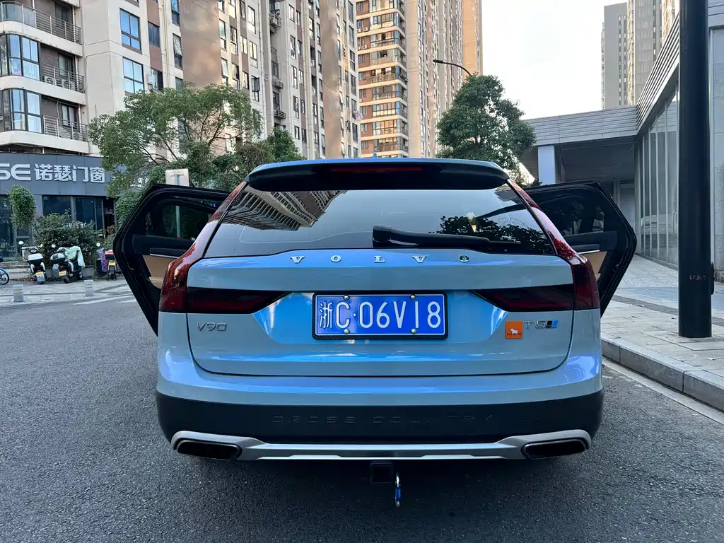 Volvo V90 2018 — фото 16