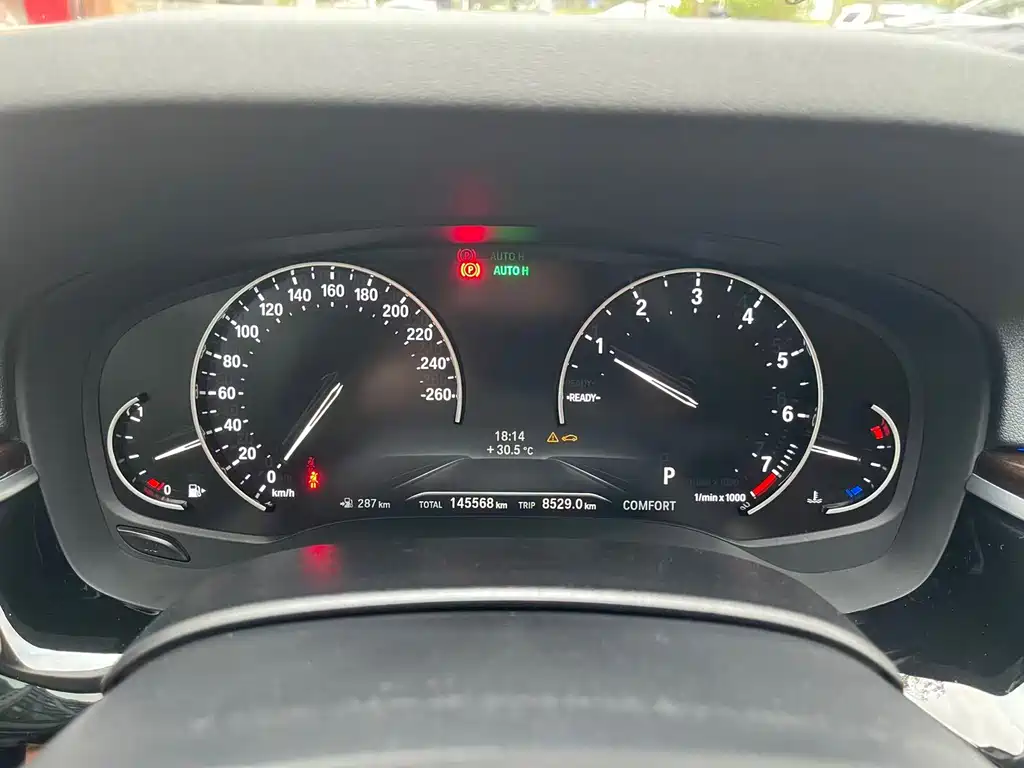 BMW 5 Series 2018 — фото 18