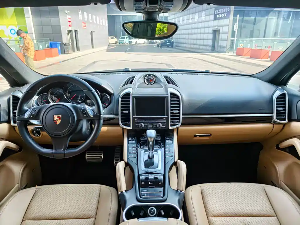 Porsche Cayenne 2014 — фото 12