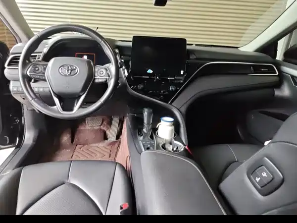 Toyota Camry 2021