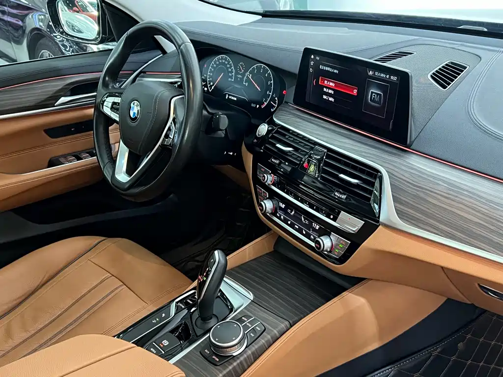 BMW 6 Series GT 2019 — фото 6