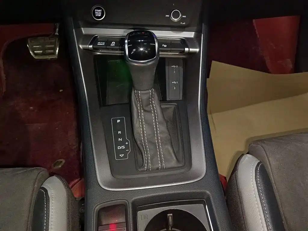 Audi Q3 2023 — фото 14