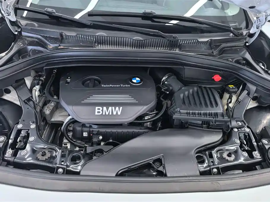 BMW 2 Series Active Tourer 2017 — фото 10