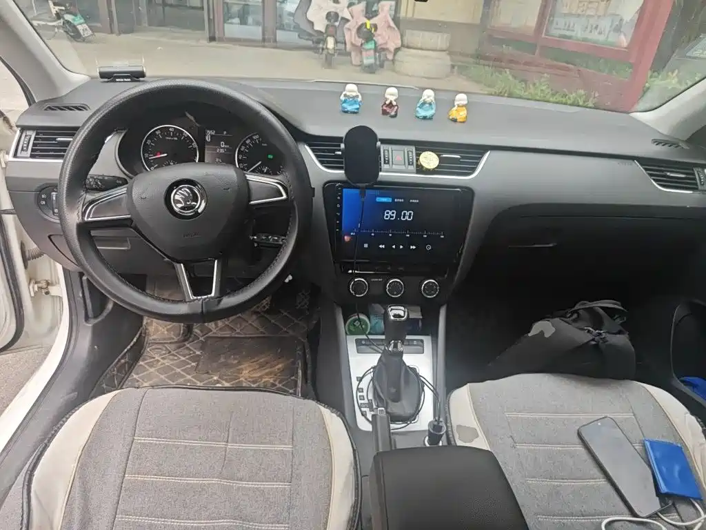 Skoda Octavia 2017 — фото 13
