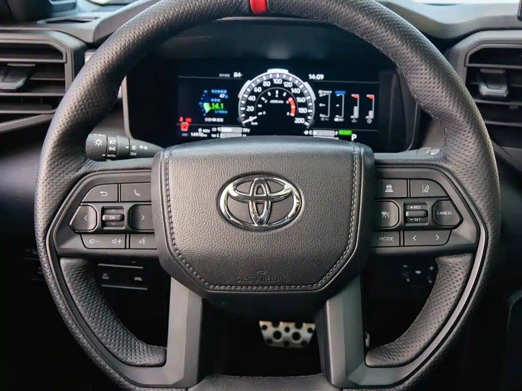 Toyota Sequoia 2025 — фото 18