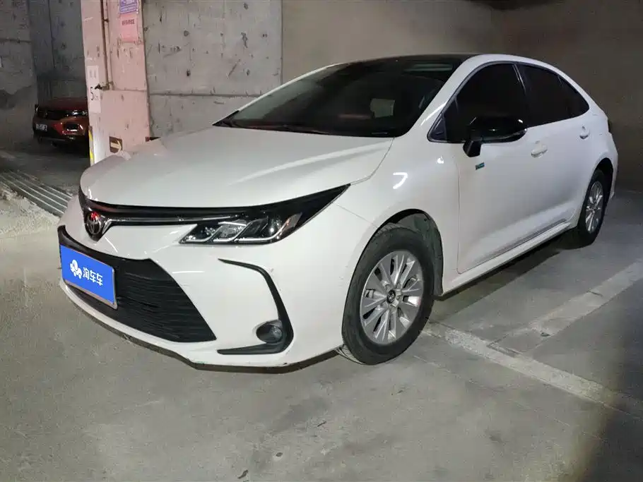Toyota Corolla 2022 — фото 1
