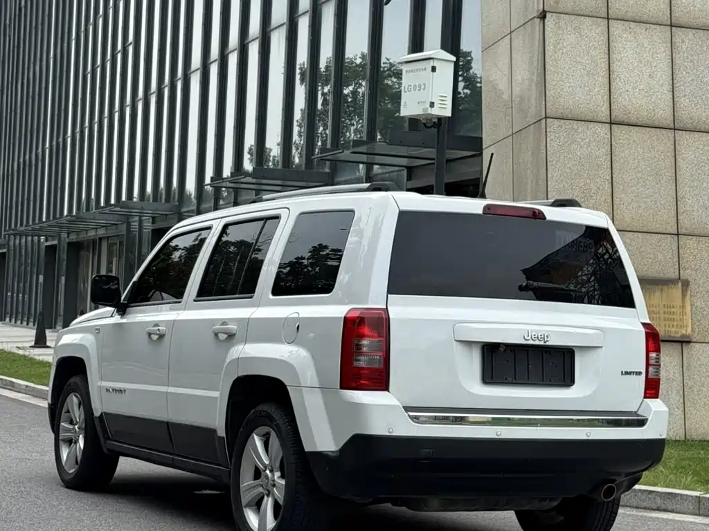 Jeep Patriot 2014 — фото 4