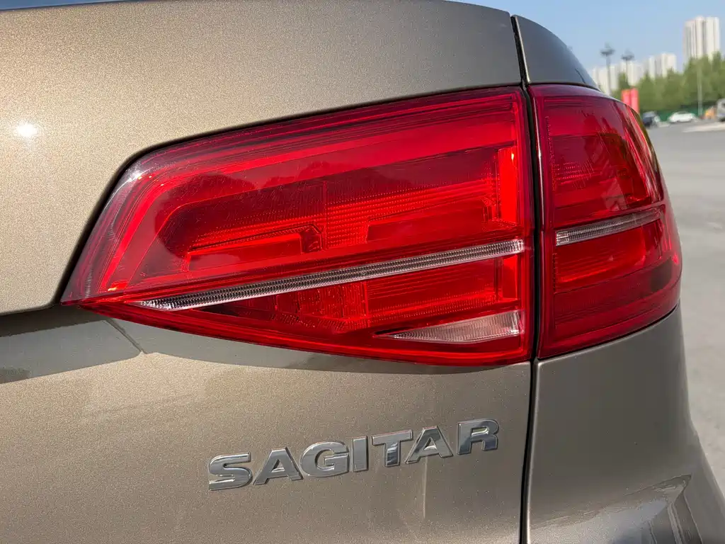 Volkswagen Sagitar 2015 — фото 18