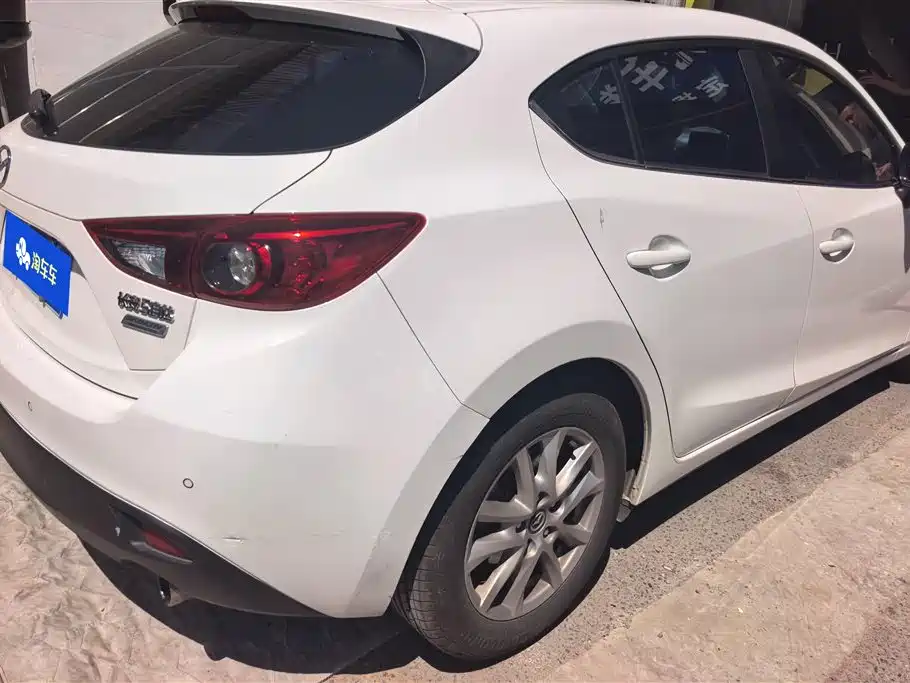 Mazda 3 Axela 2016 — фото 3