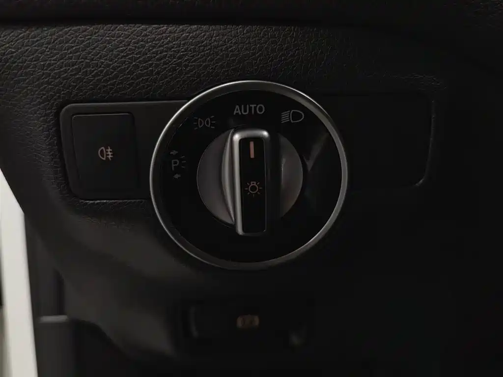Mercedes-Benz GLA 2017 — фото 21
