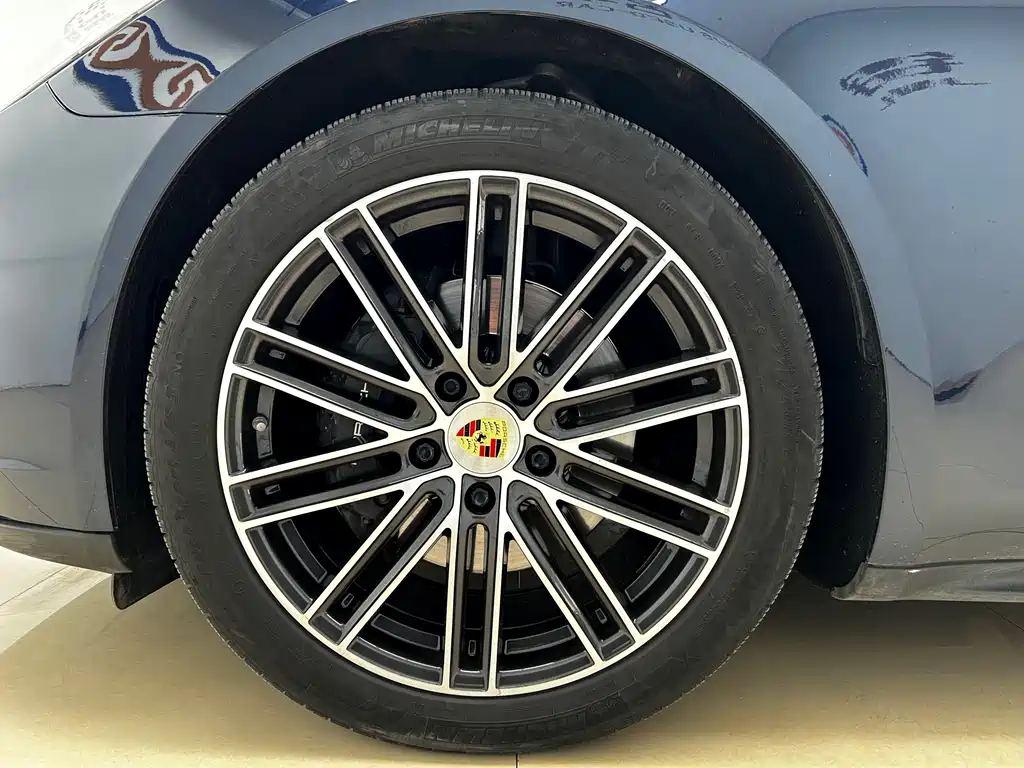Porsche Panamera 2020 — фото 25