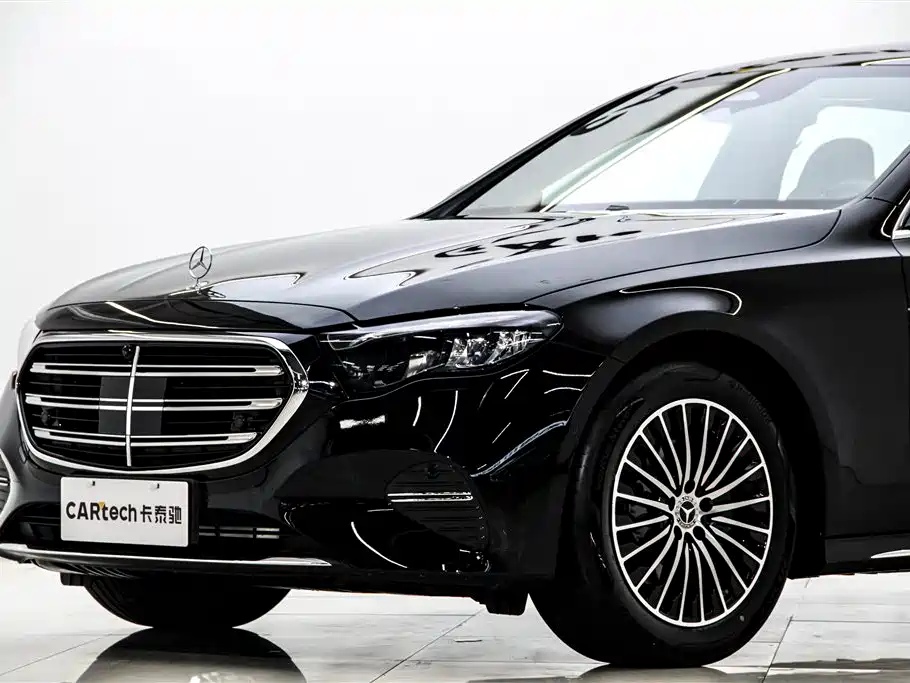 Mercedes-Benz E-Class 2025 — фото 8