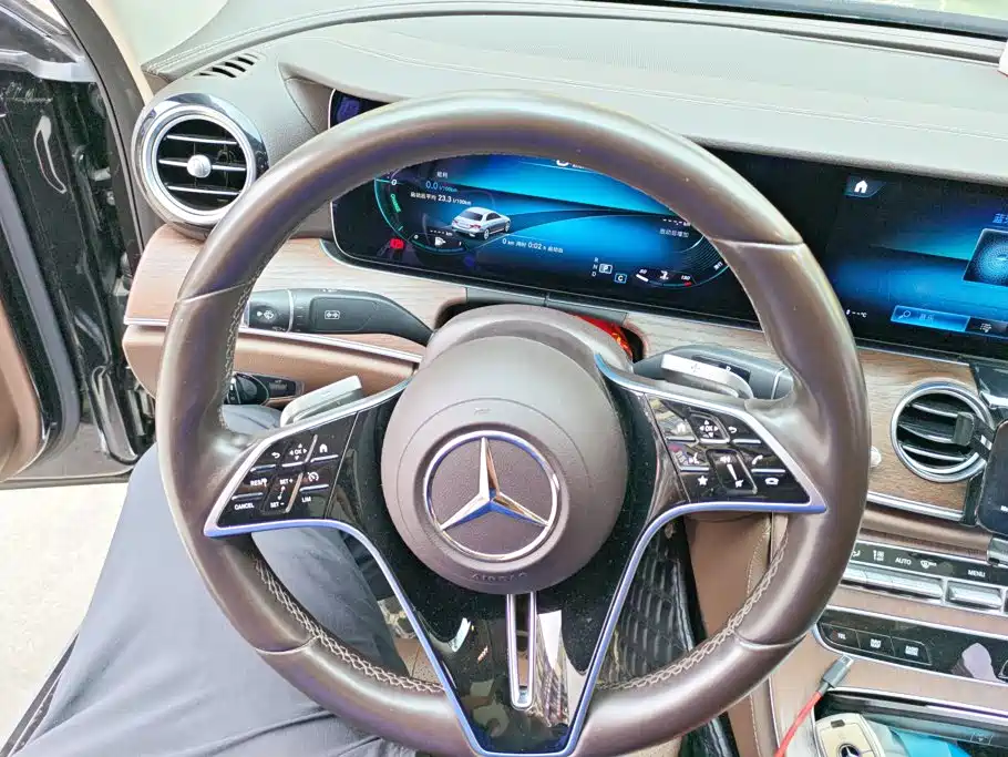 Mercedes-Benz E-Class 2023 — фото 15